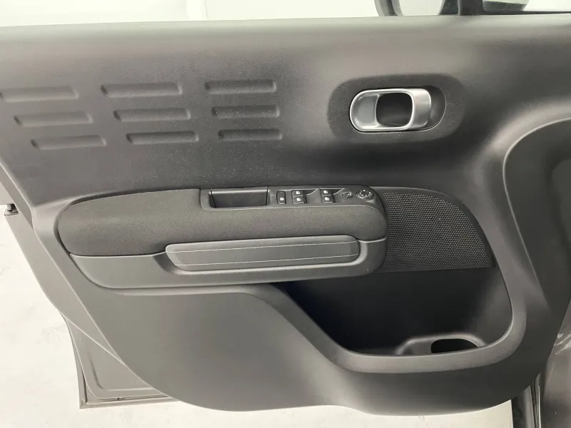 Image secondaire du véhicule 19