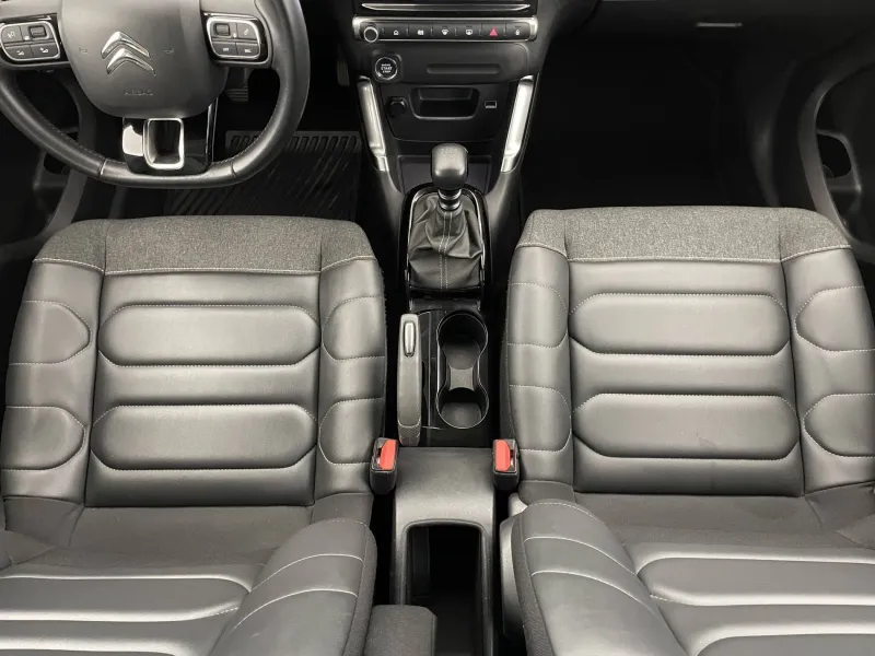 Image secondaire du véhicule 22