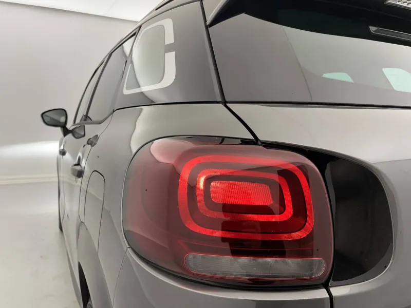 Image secondaire du véhicule 23