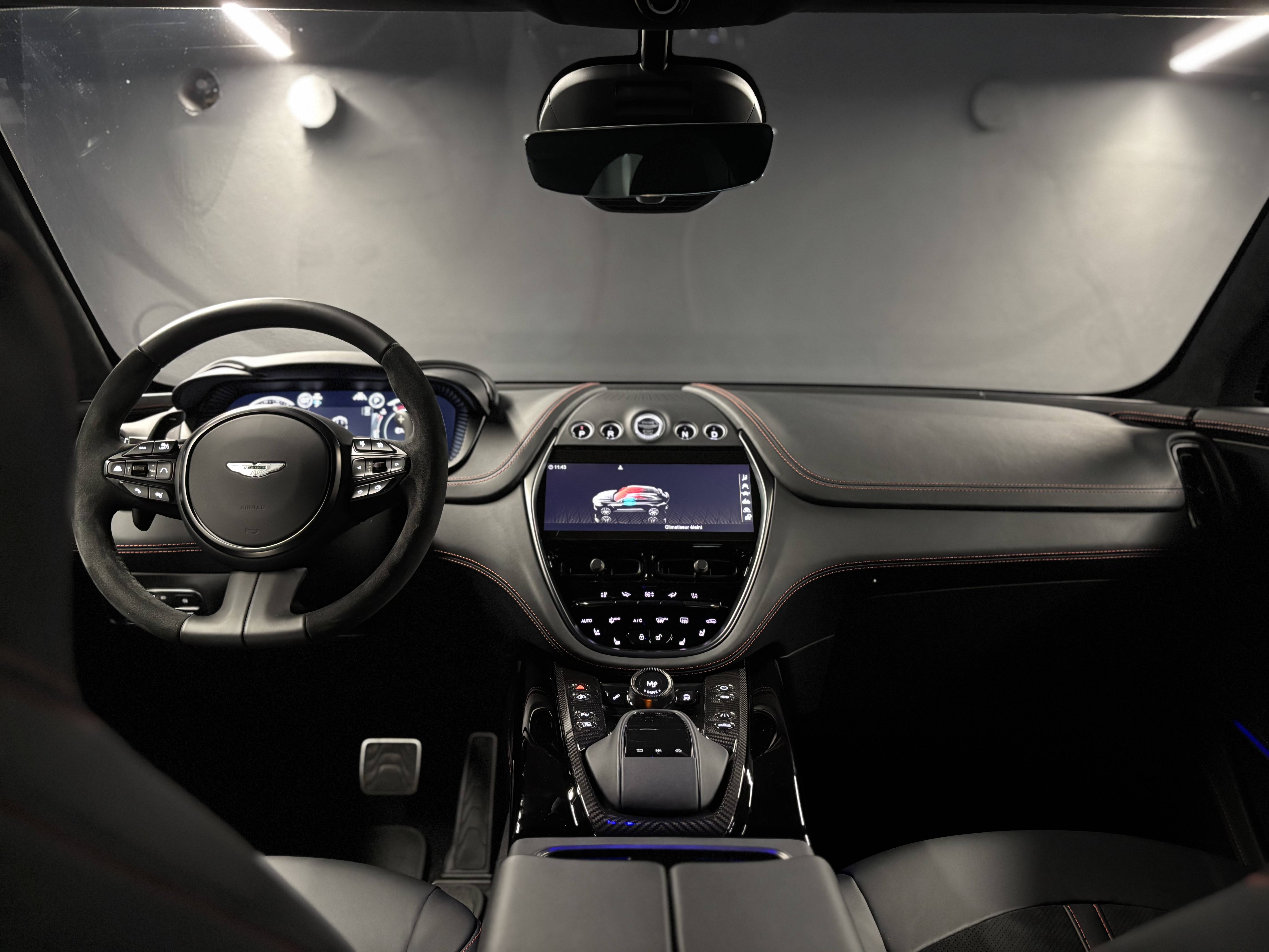 DBX707 DBX707 4.0 Biturbo V8 &mdash; 12
