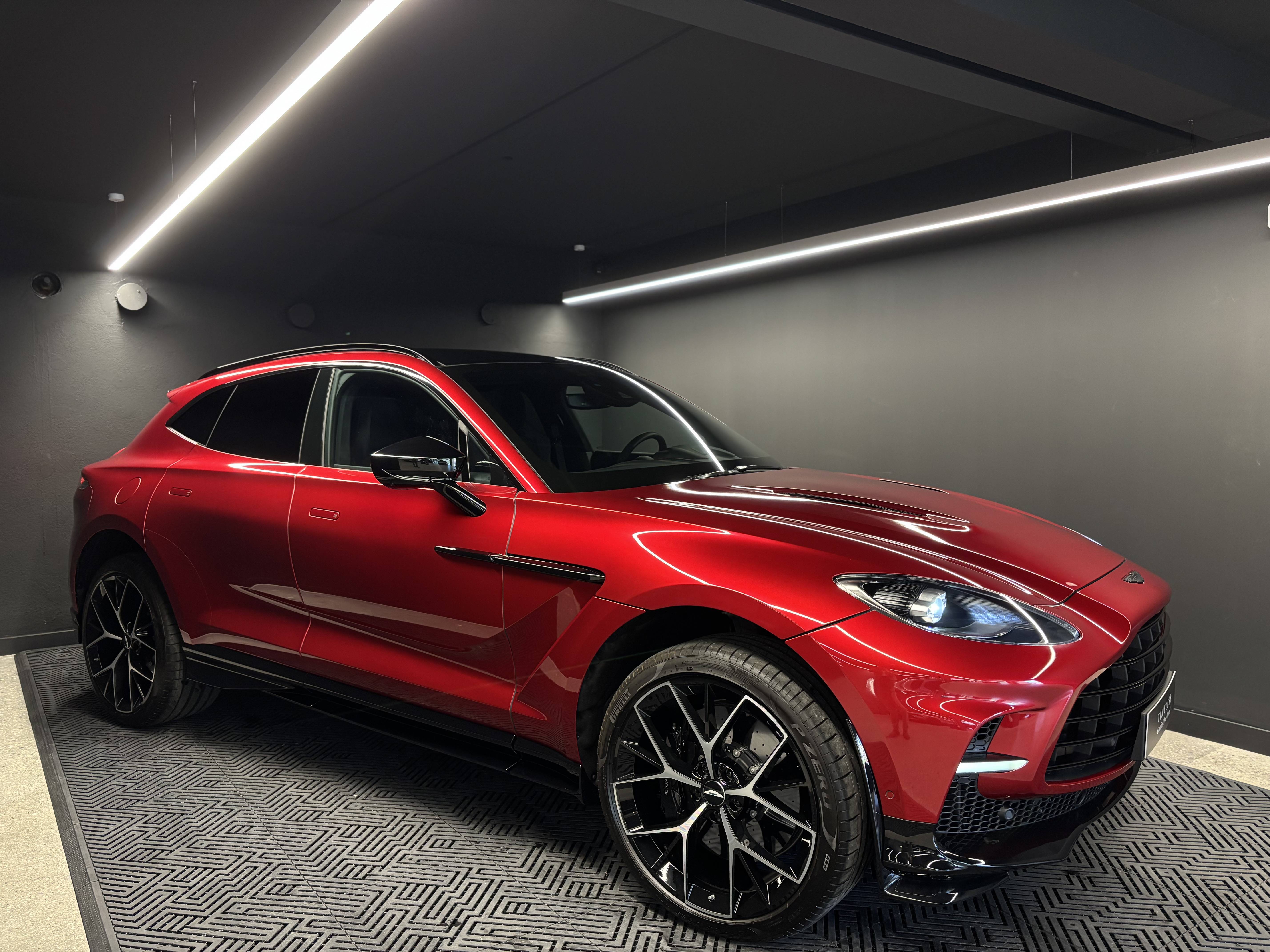 DBX707 DBX707 4.0 Biturbo V8 &mdash; 22