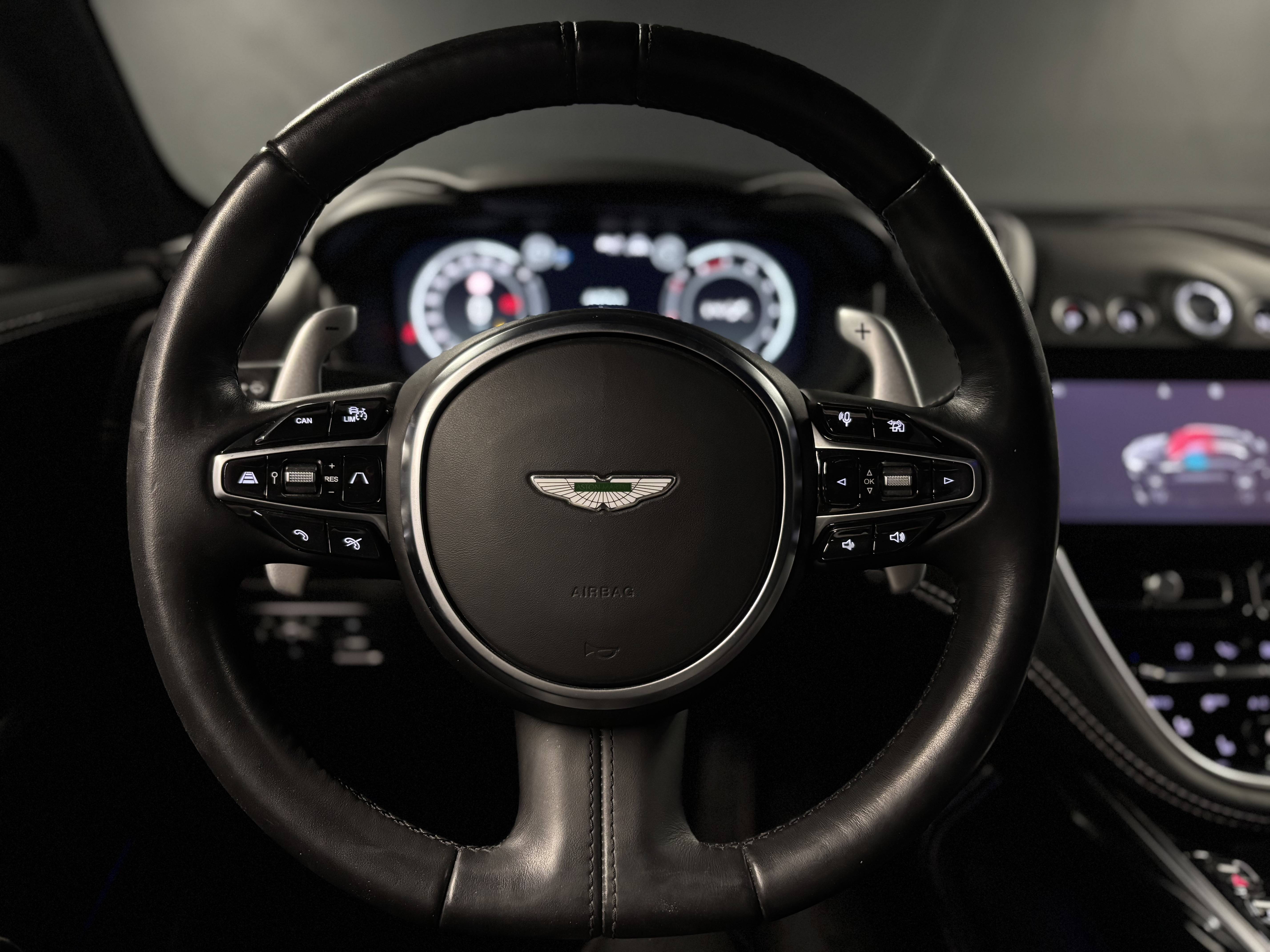 Aston Martin-DBX-DBX 4.0 Biturbo V8 Aston Martin-DBX-d'occasion chez Aston Martin Cannes