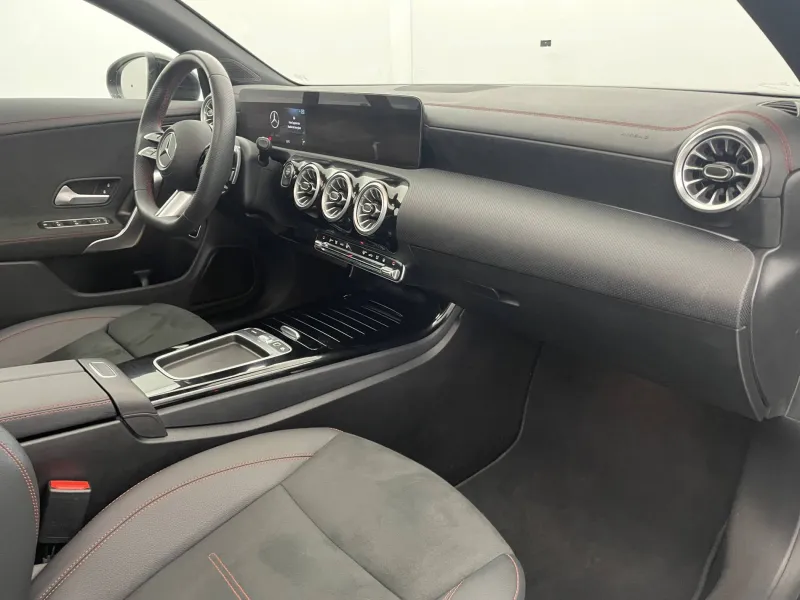 Image secondaire du véhicule 32