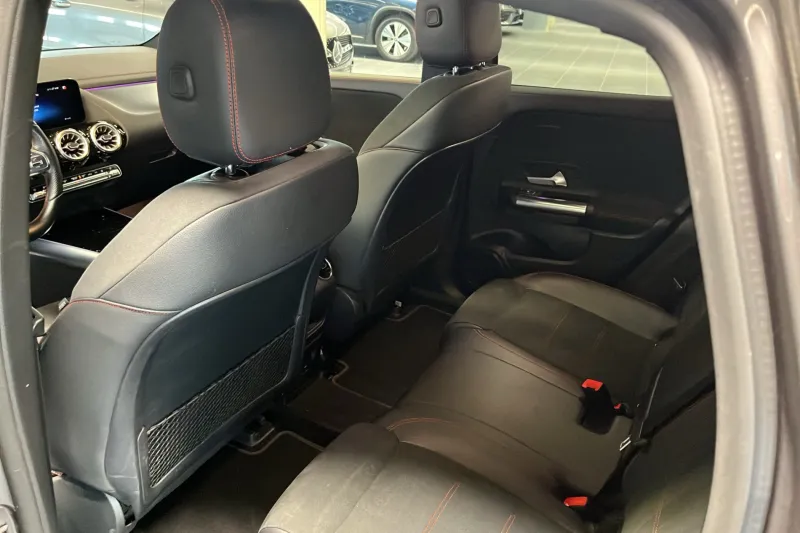 Image secondaire du véhicule 30