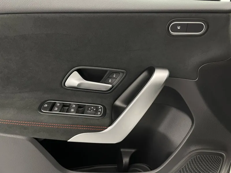 Image secondaire du véhicule 26