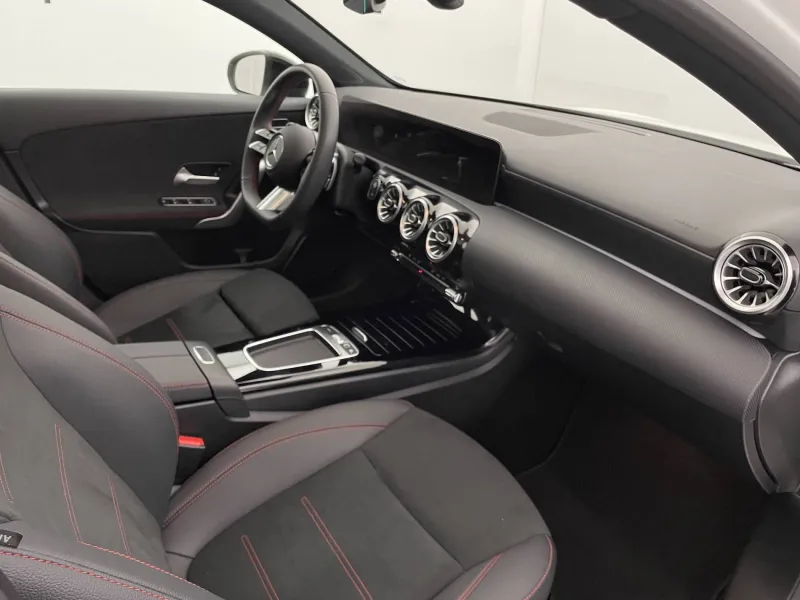 Image secondaire du véhicule 27