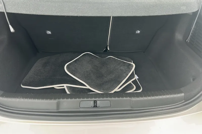 Image secondaire du véhicule 10