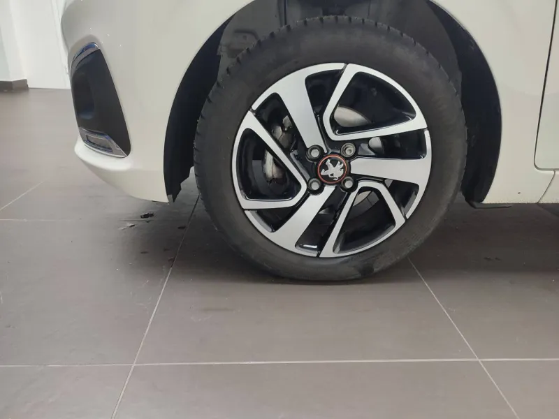 Image secondaire du véhicule 14