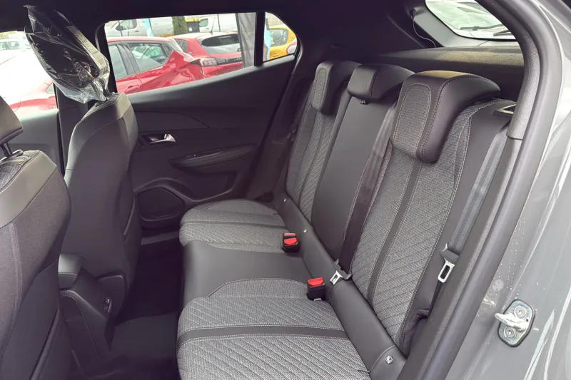 Image secondaire du véhicule 12