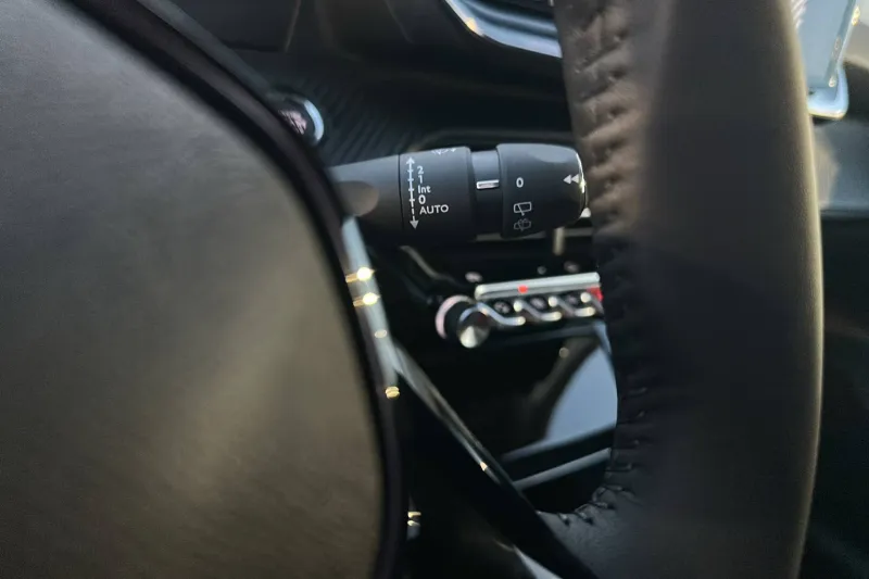 Image secondaire du véhicule 11