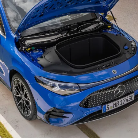 Nouveau Mercedes CLA : coffre avant sous capot motorisation électrique