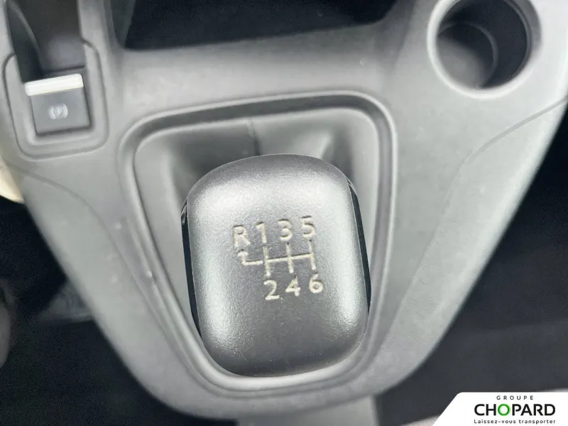 Image secondaire du véhicule 14