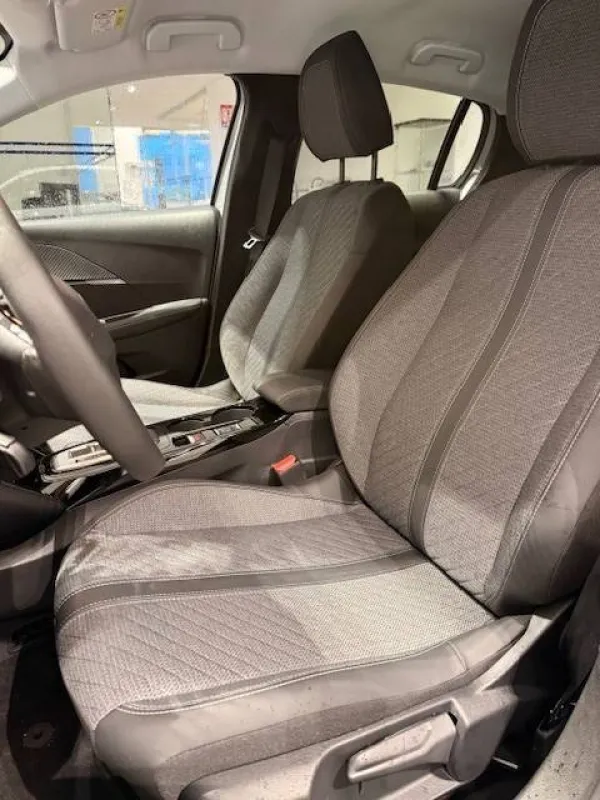 Image secondaire du véhicule 9