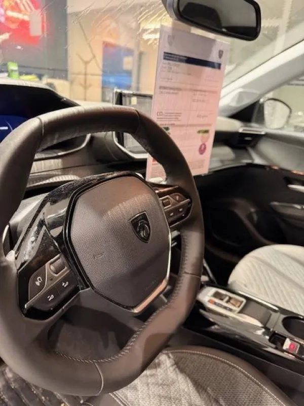 Image secondaire du véhicule 10