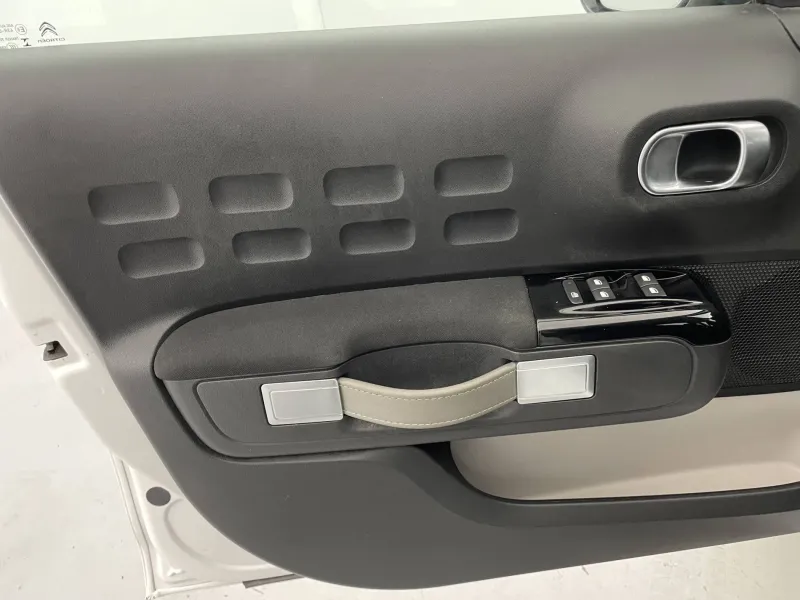 Image secondaire du véhicule 27