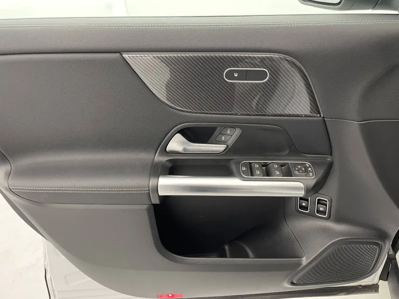 Image secondaire du véhicule 30