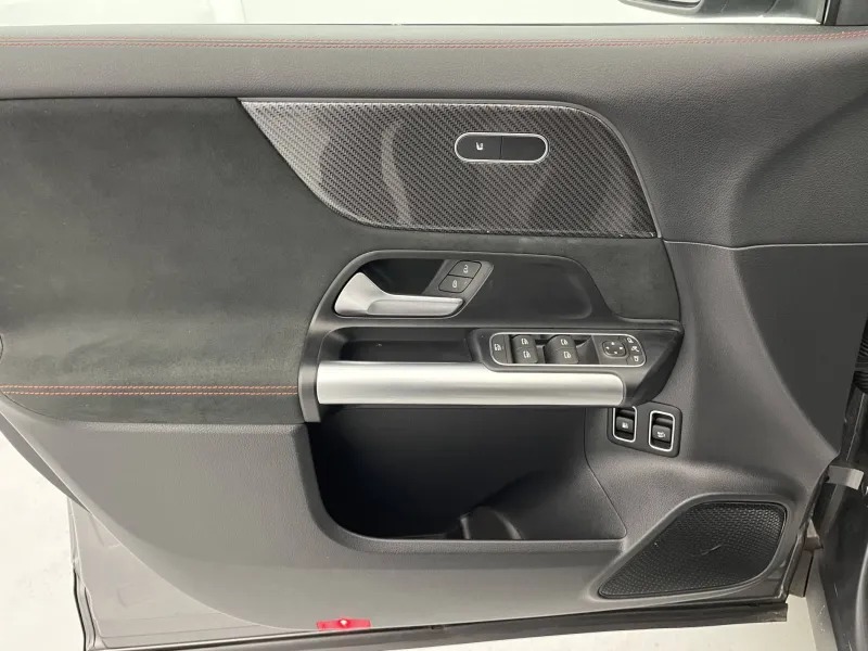 Image secondaire du véhicule 31