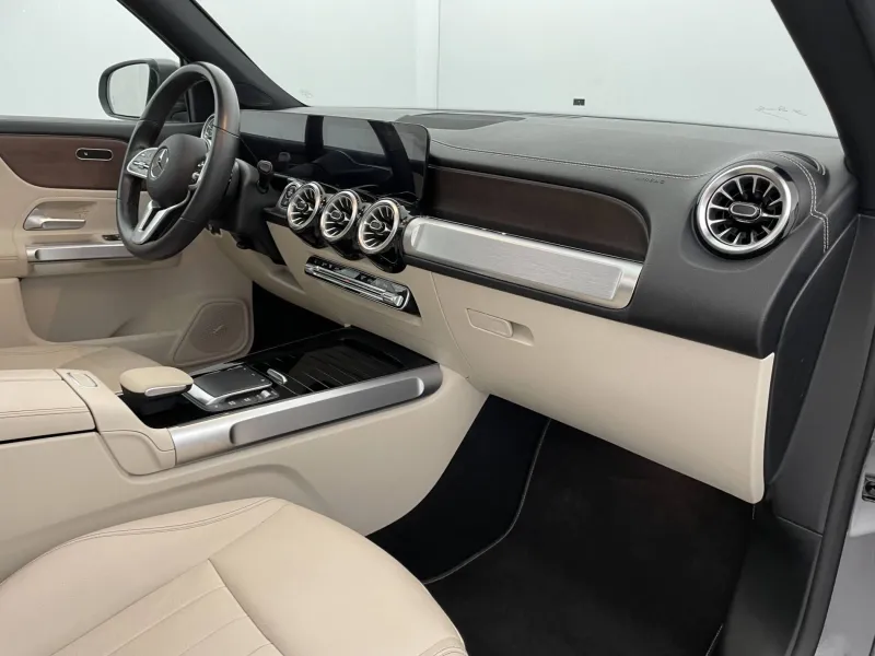 Image secondaire du véhicule 32