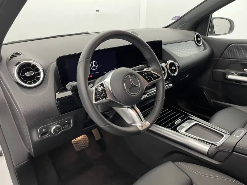 Image secondaire du véhicule 32