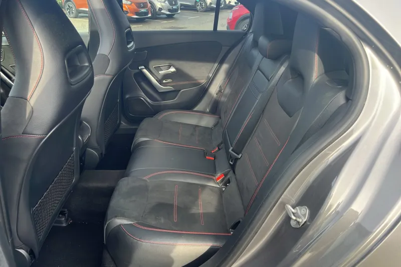 Image secondaire du véhicule 12