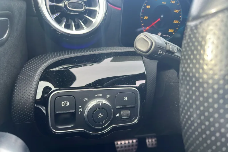 Image secondaire du véhicule 19