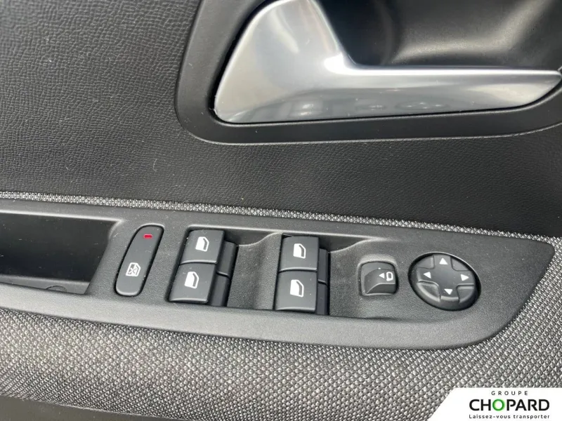 Image secondaire du véhicule 25