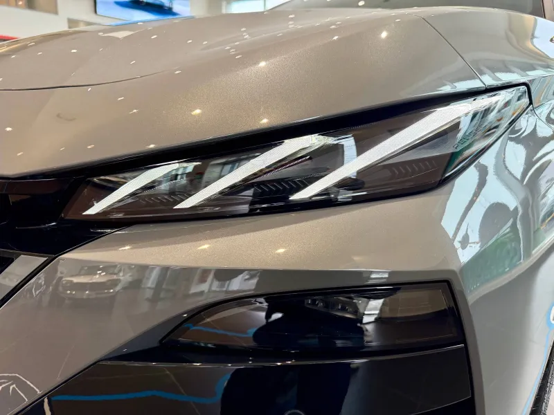 Image secondaire du véhicule 9