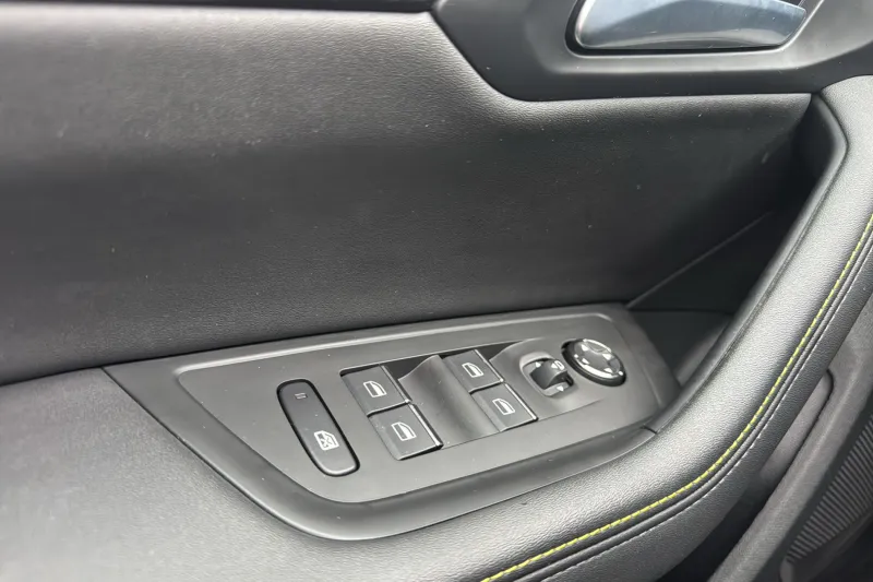 Image secondaire du véhicule 24