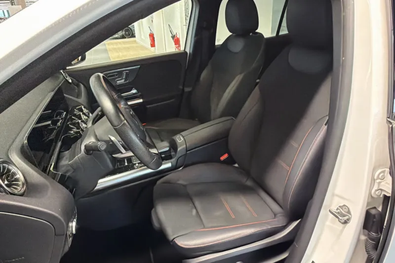 Image secondaire du véhicule 11