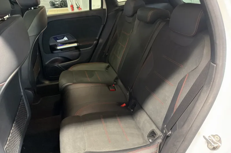 Image secondaire du véhicule 12