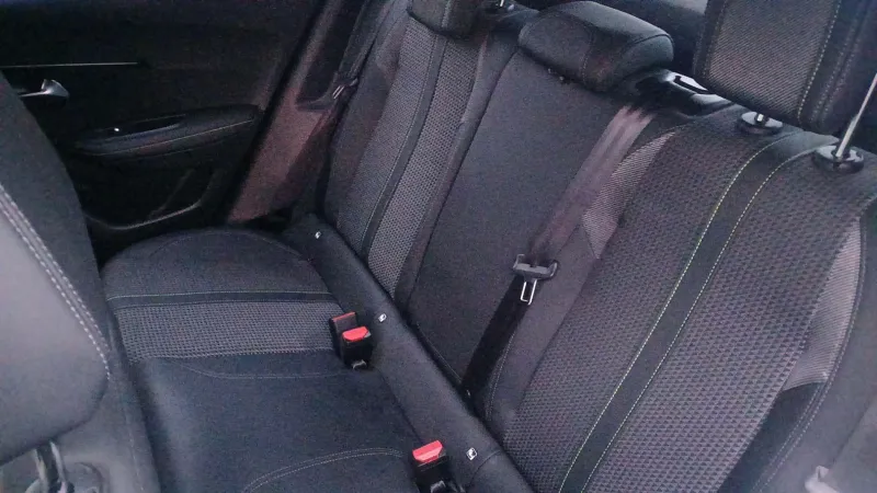 Image secondaire du véhicule 12