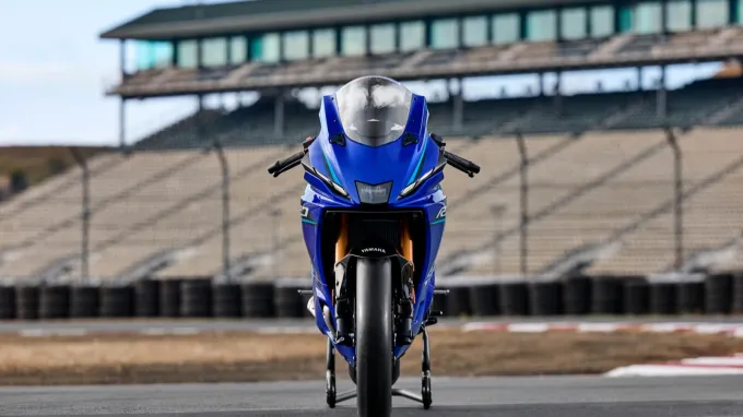Yamaha R7 2026 : Face avant