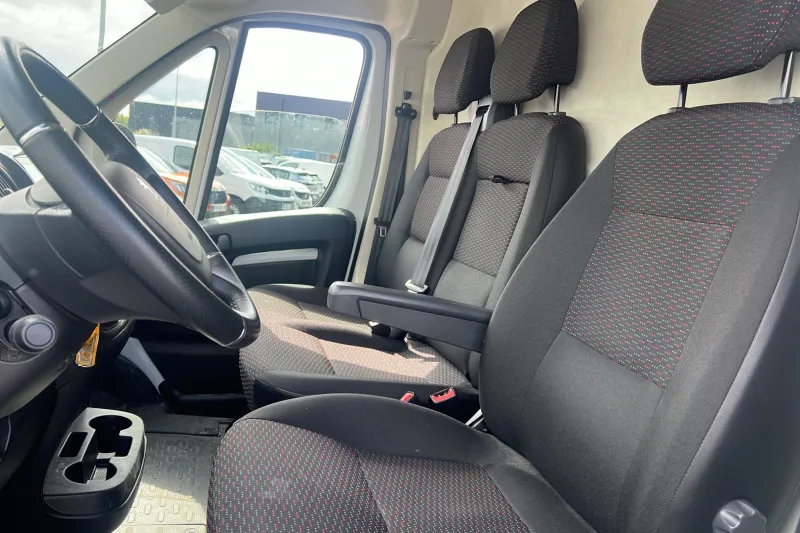 Image secondaire du véhicule 11