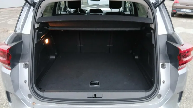 Image secondaire du véhicule 10