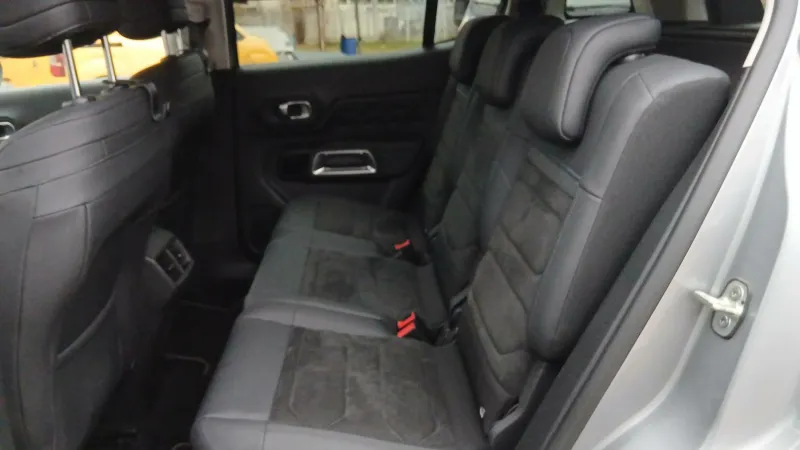 Image secondaire du véhicule 12