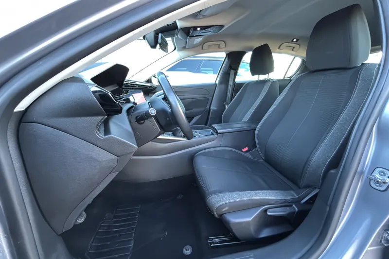 Image secondaire du véhicule 10