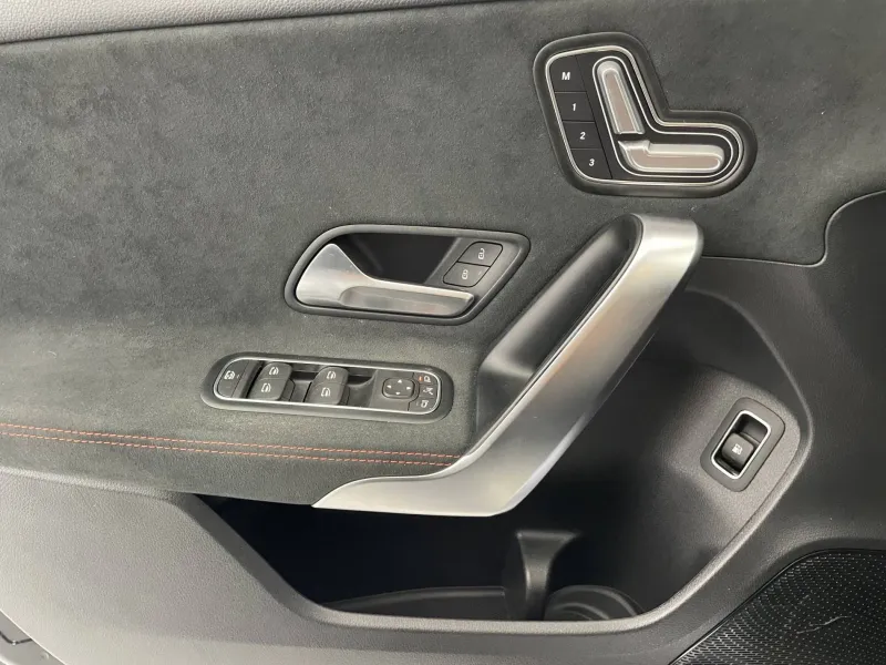 Image secondaire du véhicule 27