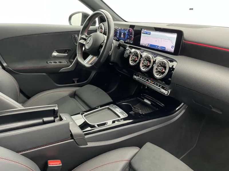 Image secondaire du véhicule 32