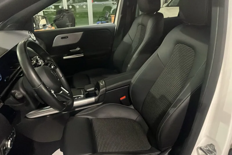 Image secondaire du véhicule 11