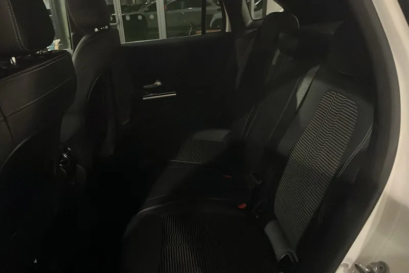 Image secondaire du véhicule 12