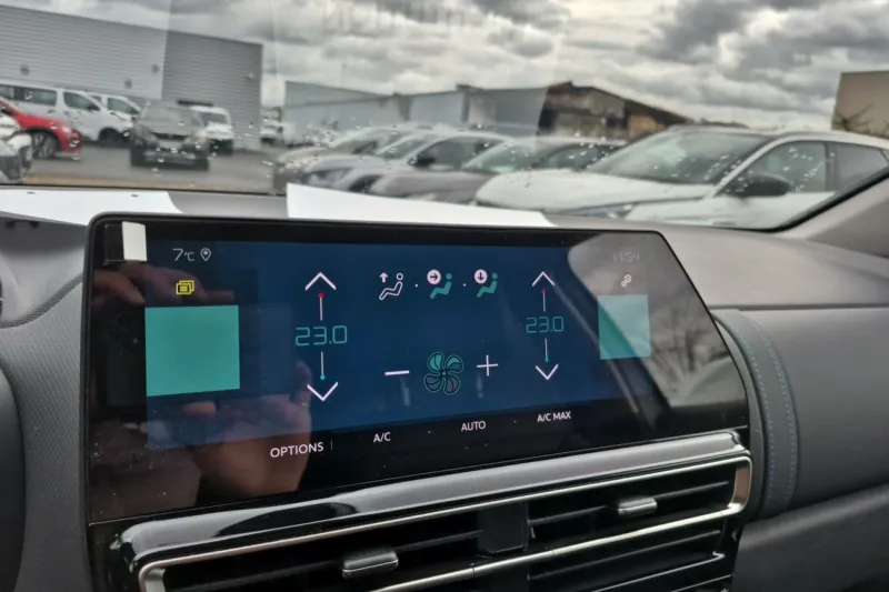 Image secondaire du véhicule 38