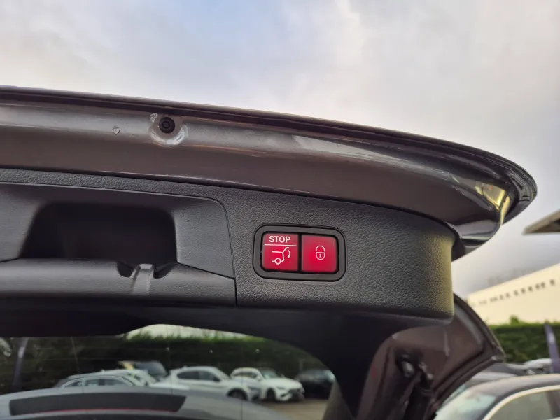 Image secondaire du véhicule 10