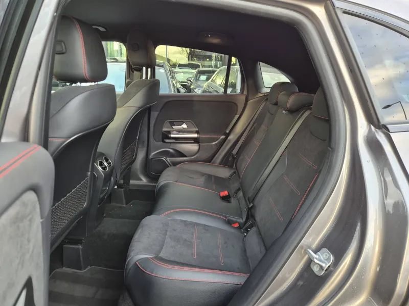 Image secondaire du véhicule 11