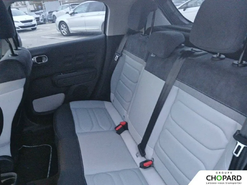 Image secondaire du véhicule 12