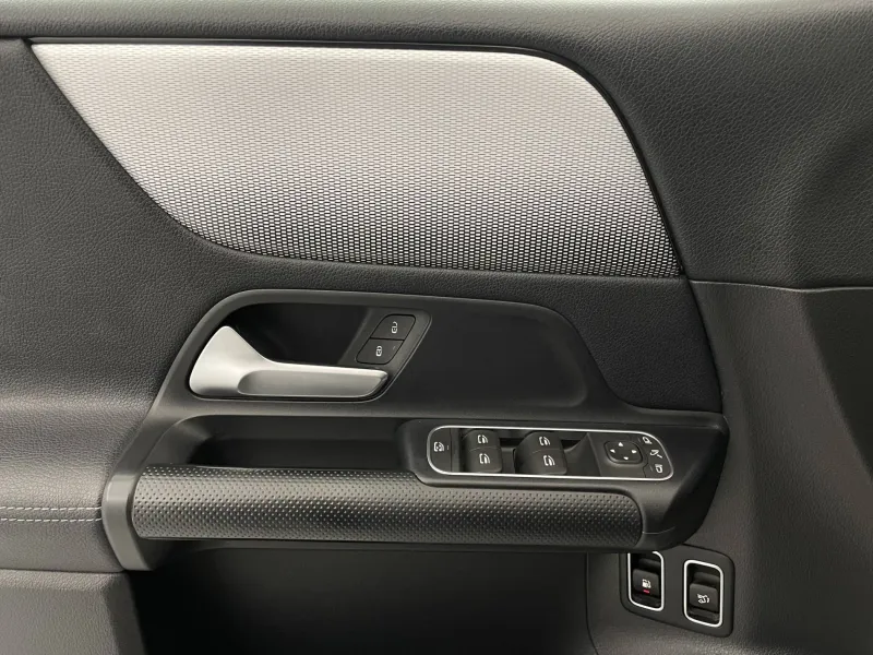 Image secondaire du véhicule 46