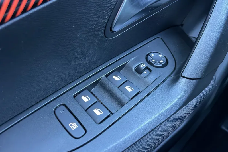 Image secondaire du véhicule 24