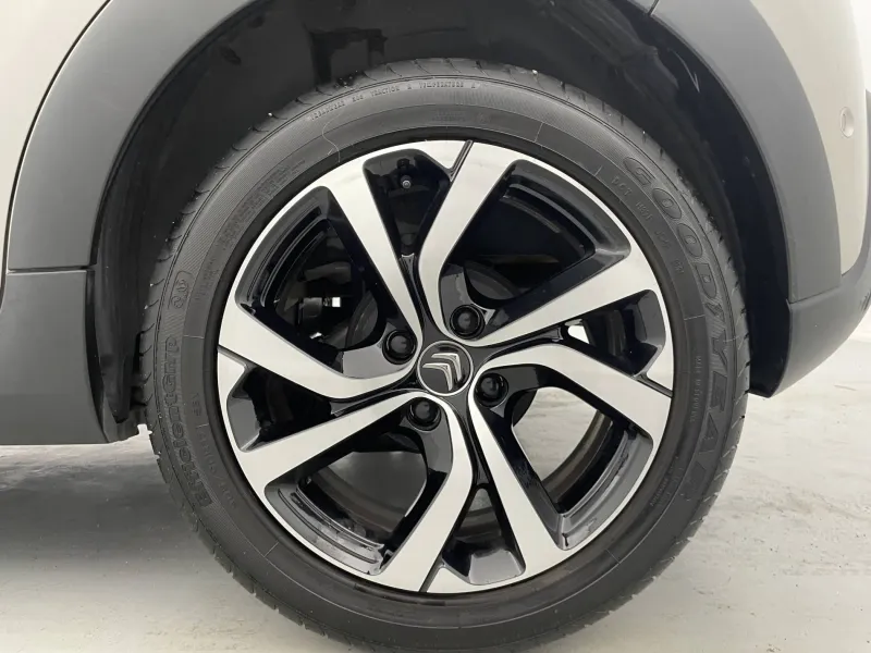 Image secondaire du véhicule 18