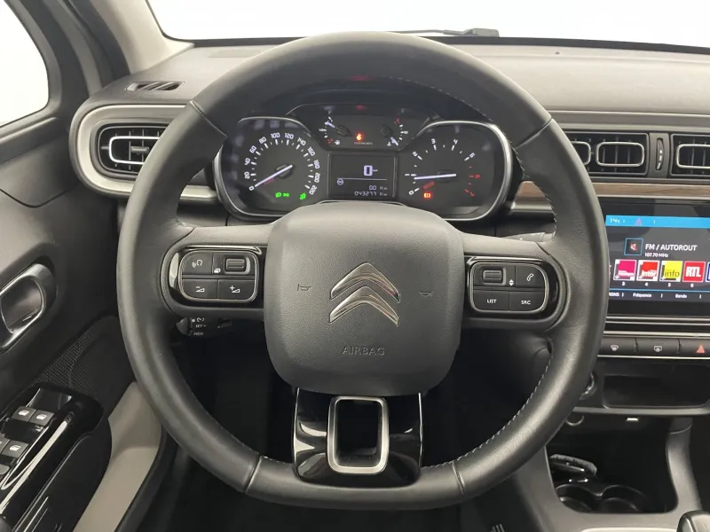 Image secondaire du véhicule 24