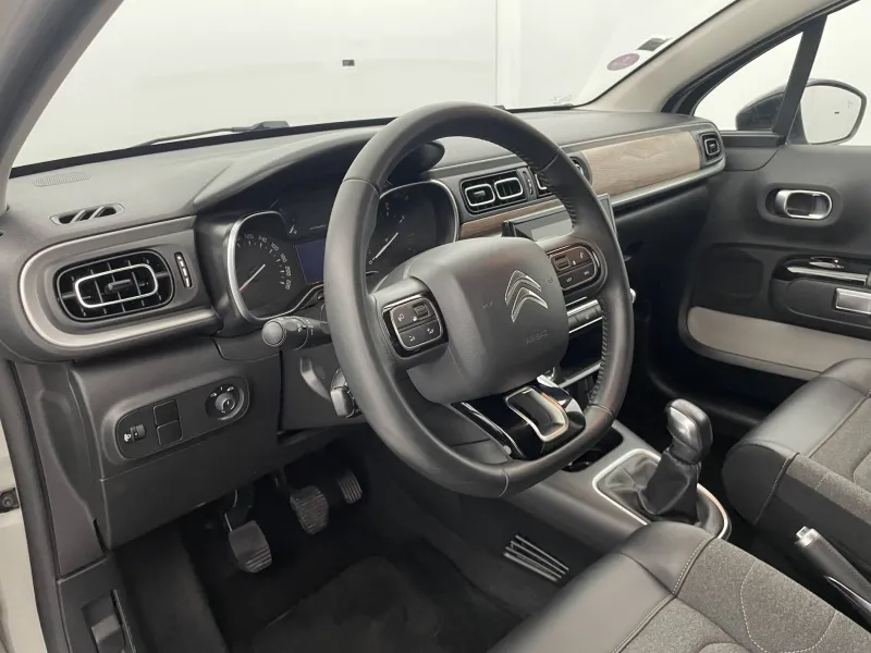 Image secondaire du véhicule 25