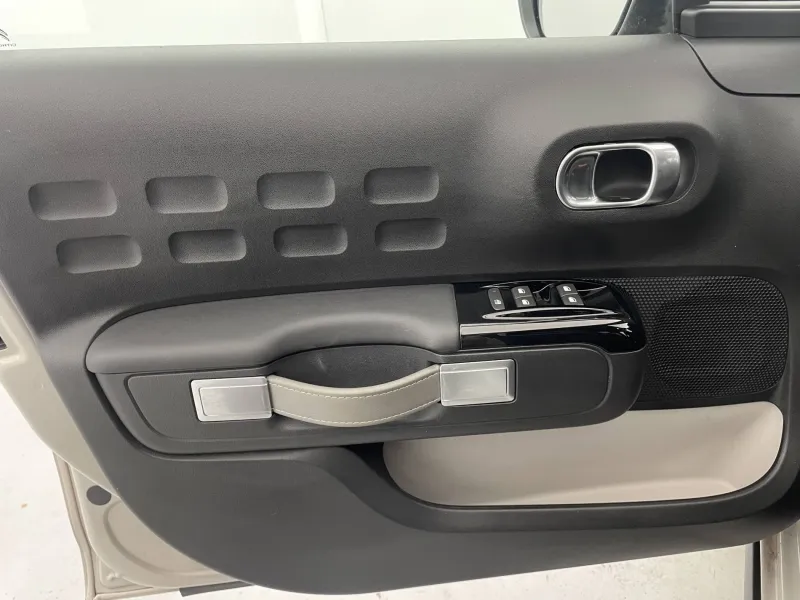 Image secondaire du véhicule 27